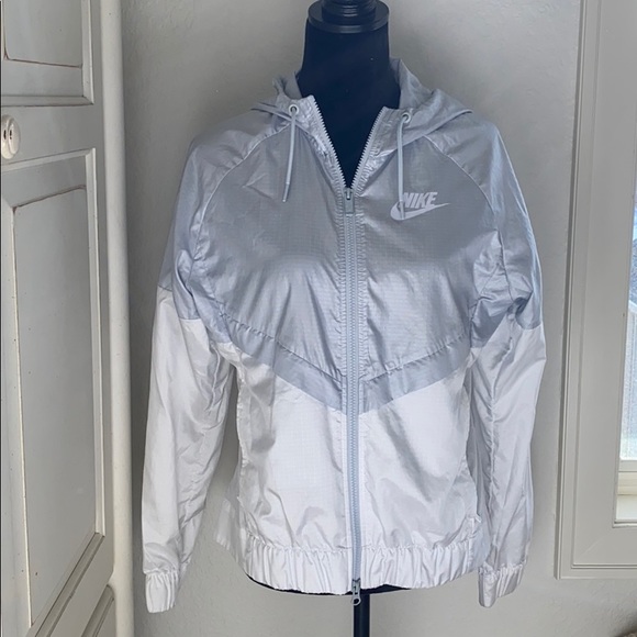 Women’s Nike Windrunner Jacket